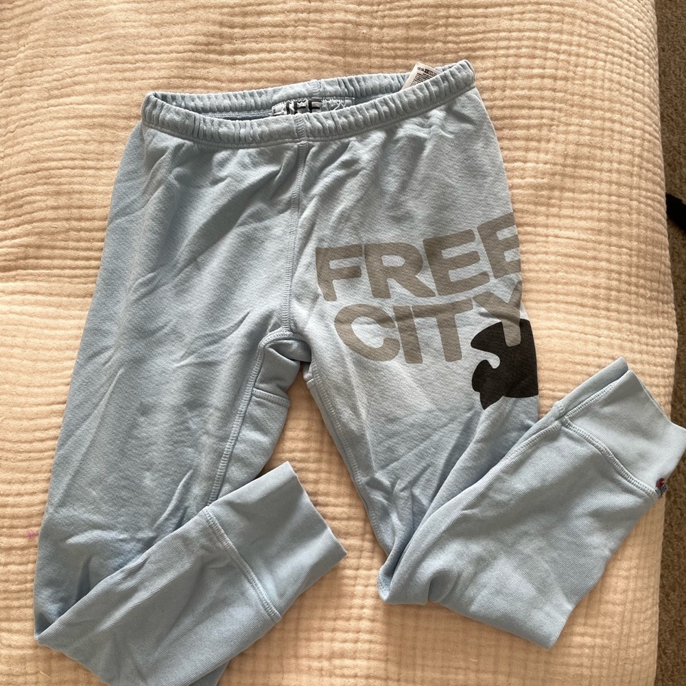 Sky blue 3/4 length freecity sweats